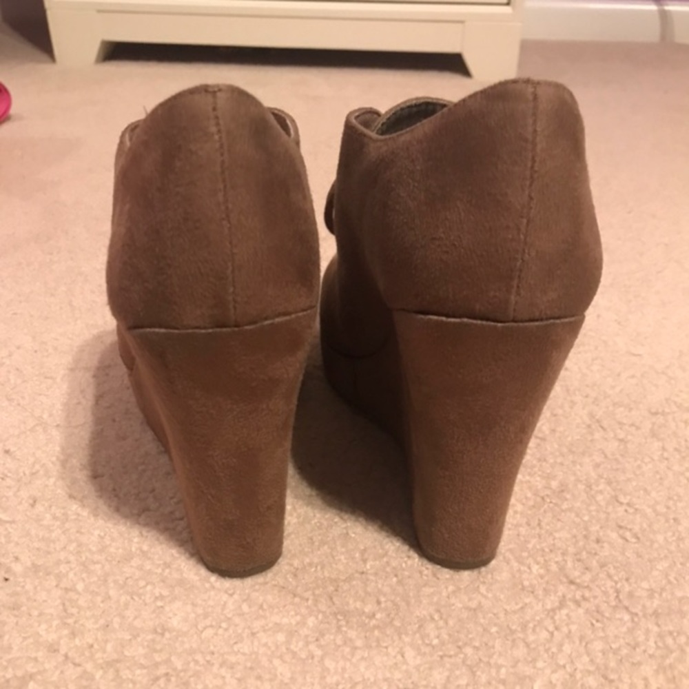 Tan wedges - Picture 3 of 3